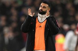 Liverpool khủng hoảng: Arne Slot đánh cược chiến thuật khi vắng Salah