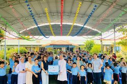 Trao tặng trị giá gần 450 triệu đồng cho gần 1.400 trẻ em có hoàn cảnh khó khăn An Giang và Cà Mau