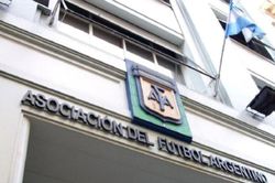 Bóng đá Argentina rúng động khi nhiều CLB dính nghi án tham nhũng, rửa tiền
