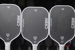 Đánh giá vợt CRBN Genesis TF1: Lựa chọn cho người chơi hệ kiểm soát
