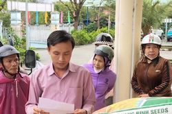 Trao 100 tấn lúa giống theo hình thức trợ giá cho nông dân