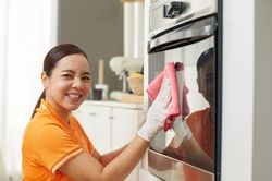 Khủng hoảng nguồn cung giúp việc gia đình tại đô thị: Cầu vượt cung, giá thuê tăng mạnh