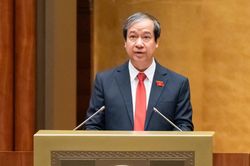 Bỏ bằng tốt nghiệp trung học cơ sở, dùng một bộ sách giáo khoa trên toàn quốc