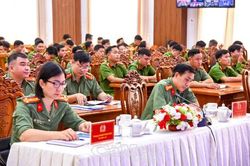 Phát động phong trào thi đua 'Ba nhất: Kỷ luật nhất - Trung thành nhất - Gần dân nhất'