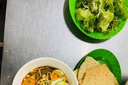 Tô mì Quảng giữ người ở lại Đà Nẵng