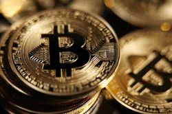 Bitcoin có thể rơi dưới 90.000 USD dù Fed hạ lãi suất
