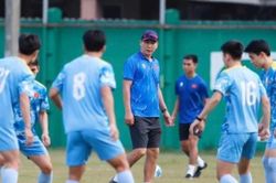 HLV Kim Sang-sik đánh giá U22 Malaysia trước trận quyết định