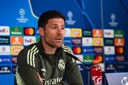 Real giữ Xabi Alonso sau thua Man City, quyết định ở Alaves