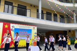 Trường Tiểu học Lý Tự Trọng ủng hộ người dân bị thiệt hại do mưa bão hơn 150 triệu đồng