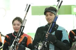 Mộng Tuyền vs Tâm Quang mang về tấm HCV SEA Games 2025 đầu tiên cho bắn súng Việt Nam