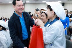 Thi đua Công đoàn năm 2026: Lấy người lao động làm trung tâm thi đua, khen thưởng