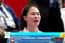 Nữ võ sĩ Việt Nam vỡ òa khi thắng đối thủ Indonesia để giành HCV ở SEA Games 2025