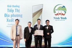Ngành du lịch Ninh Bình nhận giải thưởng 'Tiếp thị địa phương xuất sắc'