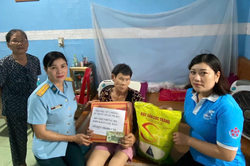 Thiếu tá QNCN Đỗ Thị Thu Hà: 'Hạnh phúc là được sẻ chia, cho đi là còn mãi'