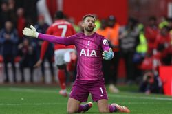 Bàn thua thảm họa của Tottenham