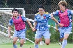 Tin nóng bóng đá Việt Nam hôm nay 15/12: U22 Việt Nam thiếu trợ lý Hàn Quốc; Futsal nam gia nhập Top 20 thế giới