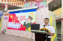 Hải đội 5 (Lữ đoàn 125, Vùng 2 Hải quân) tuyên truyền kỷ niệm Ngày thành lập Quân đội nhân dân Việt Nam