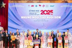 Vinh danh tập thể và cá nhân xuất sắc cuộc thi 'Thắp sáng những ngôi sao buổi sớm'