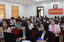 Nâng cao kỹ năng xây dựng chế độ báo cáo, thống kê trực tuyến cho chuyên viên các sở, ban, ngành