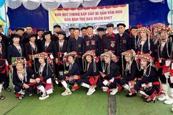 Ra mắt CLB Văn hóa dân gian dân tộc Dao Quần chẹt xã Sơn Thủy