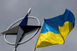Ukraine từ bỏ mục tiêu gia nhập NATO