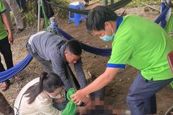 Đung đưa võng khi chờ thi bằng lái xe, một người bị tường đè tử vong