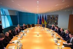 Hòa đàm Ukraine: Washington muốn Kiev nhượng bộ lãnh thổ, châu Âu tính phương án gửi quân