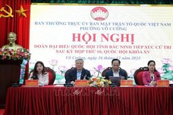 Phó Thủ tướng Thường trực Chính phủ Nguyễn Hòa Bình tiếp xúc cử tri tại Bắc Ninh