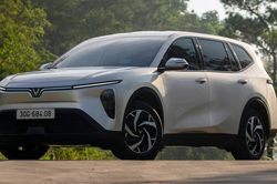 VinFast Limo Green gây 'bão' doanh số, đe dọa ngôi vương của Mitsubishi Xpander