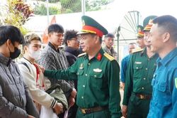 Giữ vững 'trận địa' tư tưởng, xây dựng lực lượng vũ trang vững mạnh