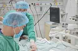 Bệnh viện 19-8 cứu sống nữ giáo viên nguy kịch sau khi ăn bún ngan