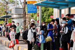 Hà Nội: Tăng cường xe khách phục vụ người dân đi lại Tết Dương lịch 2026