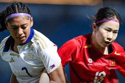 Mất oan bàn thắng, tuyển nữ Việt Nam thua trên chấm 11m tại chung kết Sea Games 33