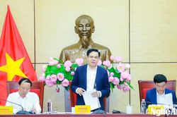 Đồng chí Võ Trọng Hải chủ trì hội nghị kiểm điểm của Ban Thường vụ Đảng ủy, lãnh đạo UBND tỉnh Nghệ An
