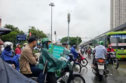 Không khí lạnh tăng cường yếu nên miền Bắc có mưa rào rải rác, trời rét