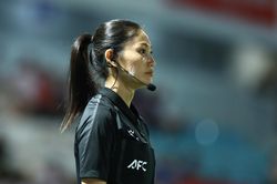 Trọng tài người Lào nghĩ gì?