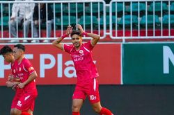 CAHN thắng dễ trên sân HAGL trong trận đá bù vòng 4 V.League