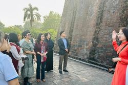 Hà Nội khai thác tour trải nghiệm 'Ký ức Cột cờ'