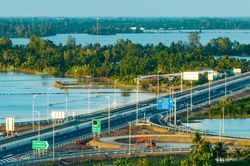 Cận cảnh cao tốc Cần Thơ - Cà Mau trước ngày hoàn thiện trục Bắc - Nam