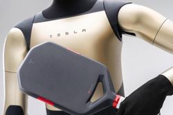 Đánh giá vợt Selkirk Tesla Plaid: Êm ái và kiểm soát vượt trội