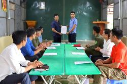 Khổng Lào 'ươm mầm hạt giống đỏ' cho Đảng