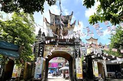 Ngôi chùa cổ có pho tượng lạ tại Hà Nội
