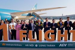 Vietnam Airlines thực hiện chuyến bay chở khách đầu tiên tại sân bay Long Thành