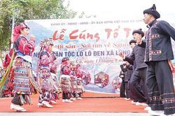 Lễ cúng tổ tiên của người Lô Lô đen