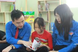 Đoàn Thanh niên VUSTA trao yêu thương đến trẻ em vùng cao Cổ Lũng
