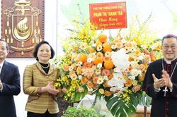 Phó Thủ tướng Phạm Thị Thanh Trà chúc mừng Giáng sinh Tòa Giám mục Bắc Ninh