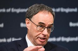 BOE hạ lãi suất 0,25%, ECB giữ nguyên ở mức 2%