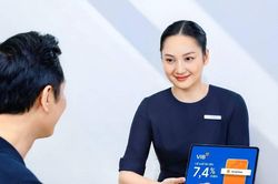 Tiền thưởng cuối năm: Lựa chọn lãi suất 7,4% và giữ thanh khoản