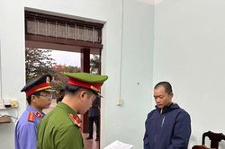 Cuồng ghen vì vợ đòi ly hôn, gã chồng chém vợ gây thương tích nặng rồi tự tử nhưng bất thành