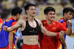 Kim Sang-sik và 'liệu pháp tâm lý' giúp U22 Việt Nam hạ Thái Lan